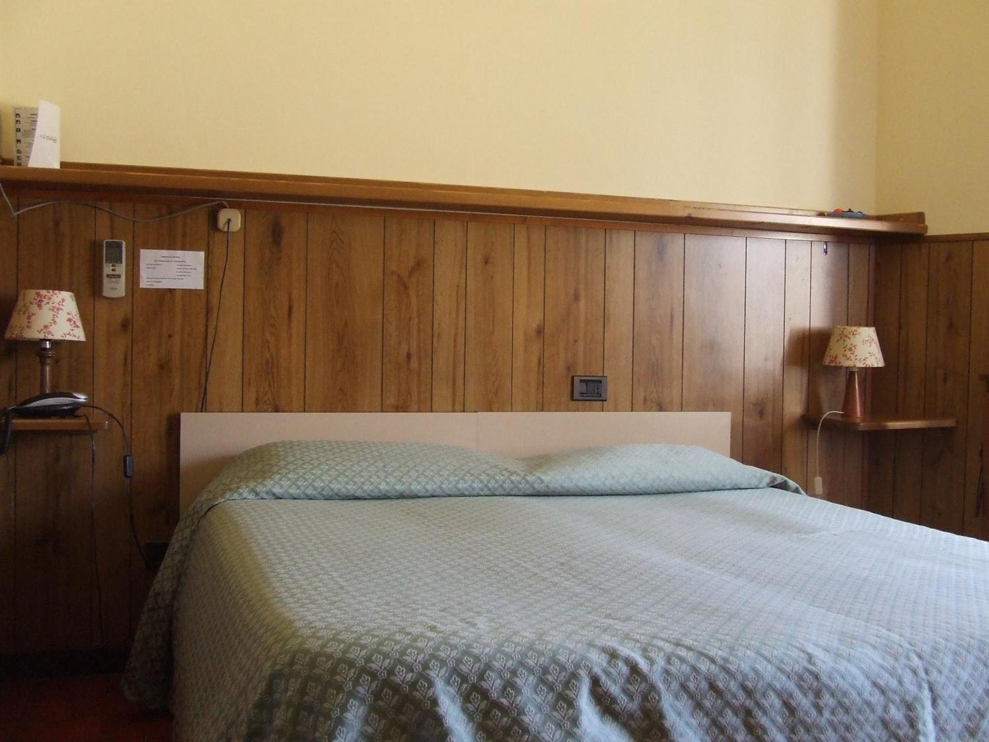 Albergo Il Cochino 몬탈레 외부 사진
