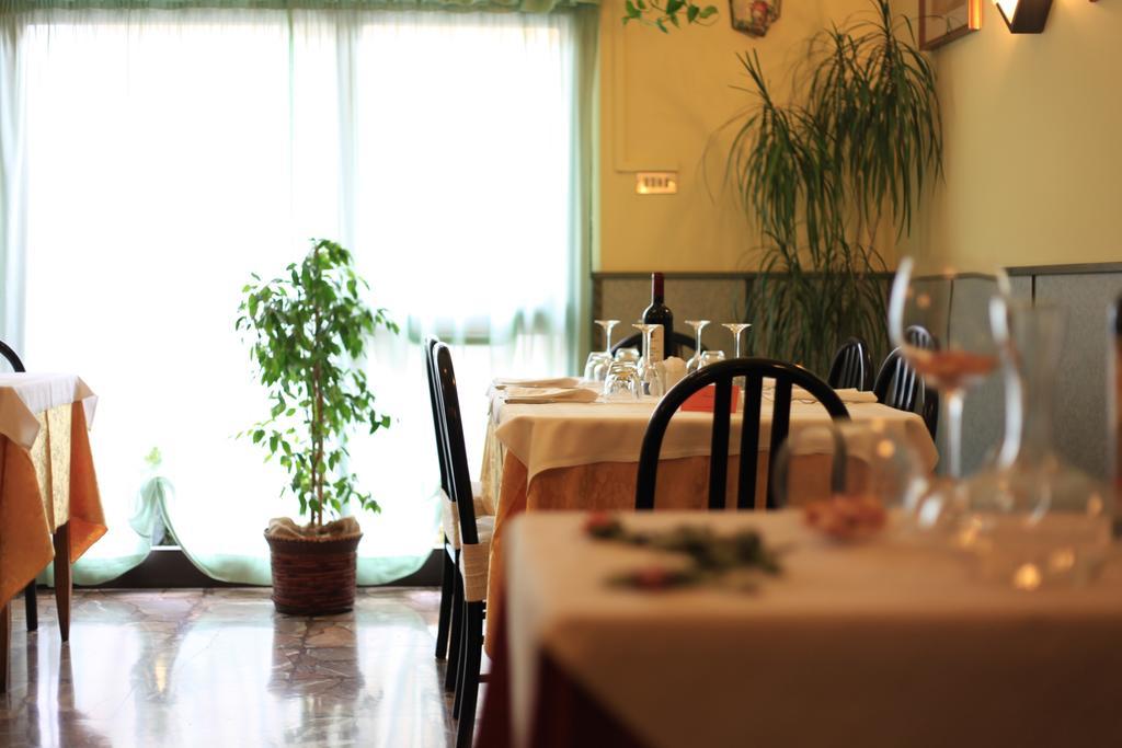 Albergo Il Cochino 몬탈레 외부 사진