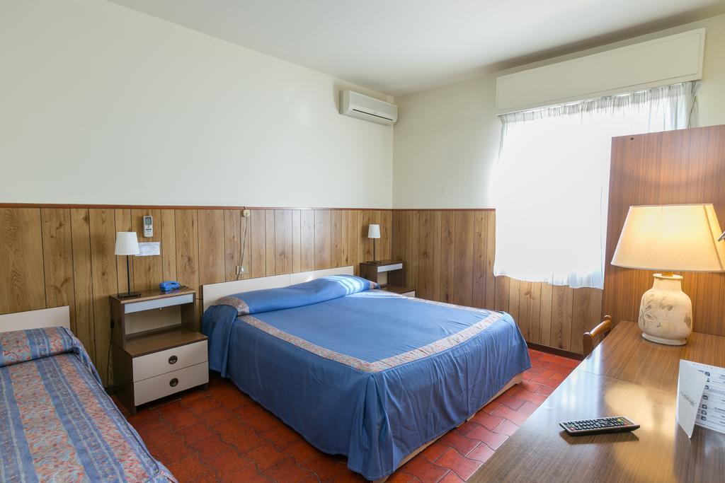 Albergo Il Cochino 몬탈레 외부 사진