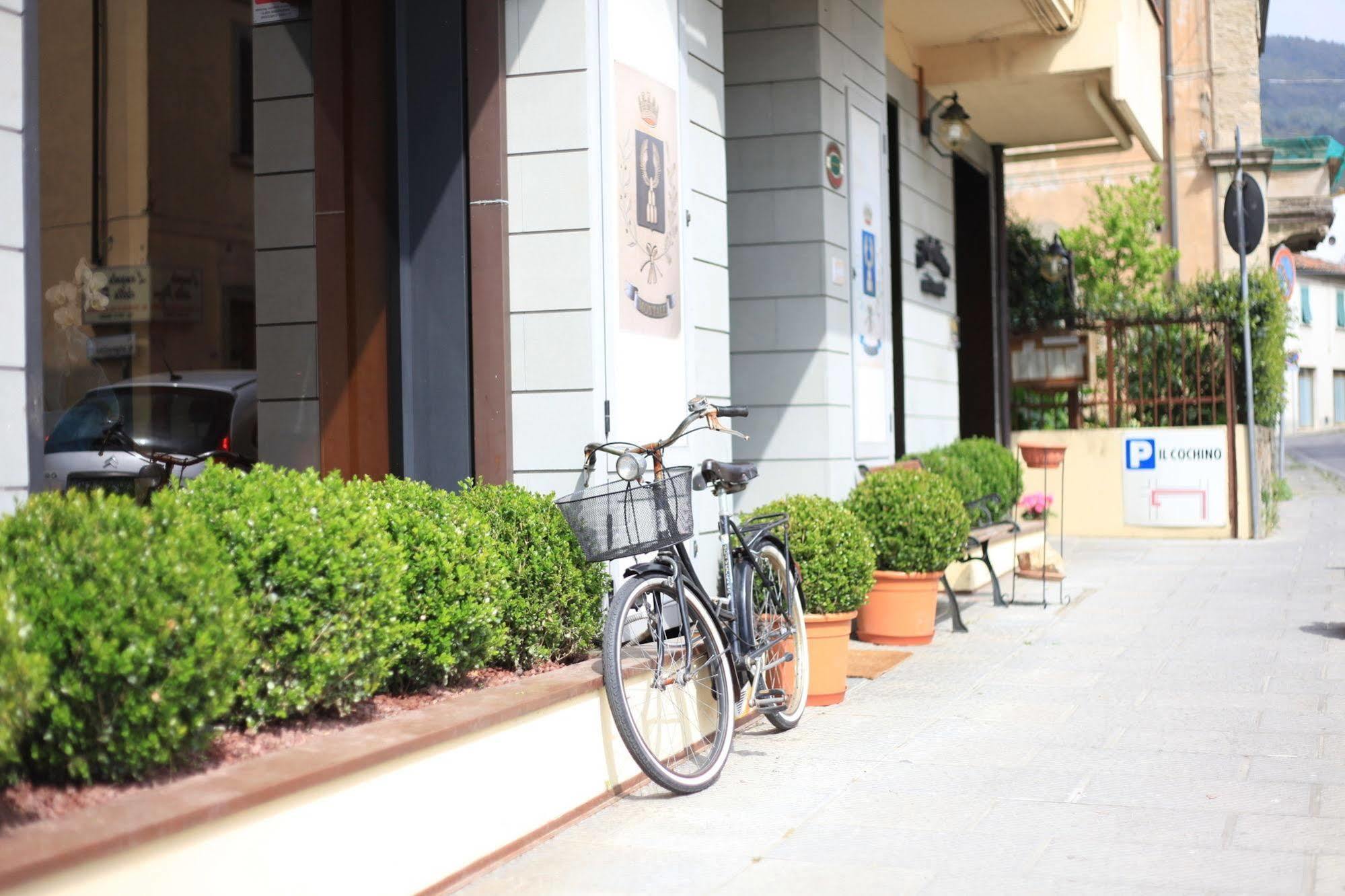Albergo Il Cochino 몬탈레 외부 사진